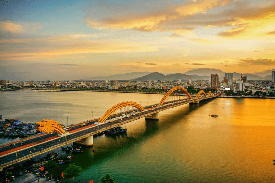 10 attractive destinations for free and independent travel (FIT) in Vietnam