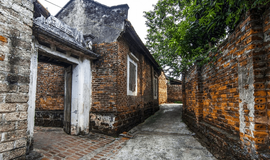 Duong Lam ancient village (Ha Noi)