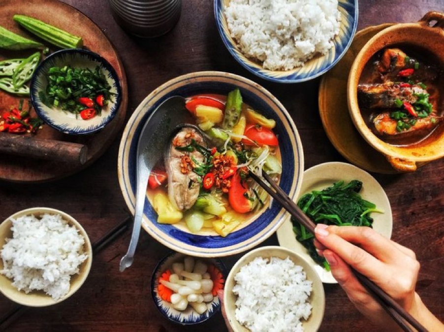 Traditional Vietnamese dinner
