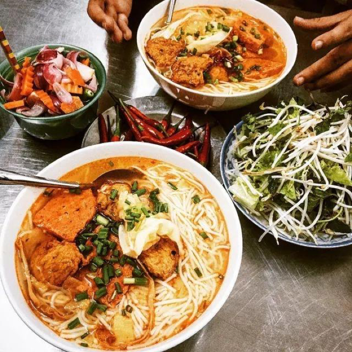 Vietnam street food tour 