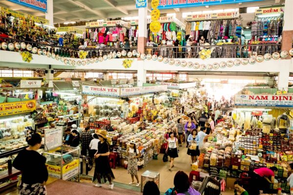 Con market in Danang
