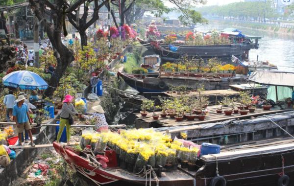 Binh Dong floating market