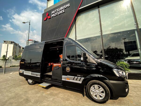 Limousine van for private tours