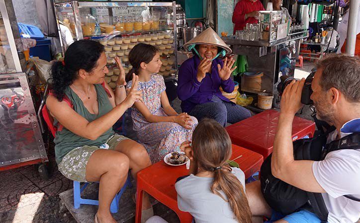 Read more about the article 7 Tips to Communicate with the Locals in Vietnam