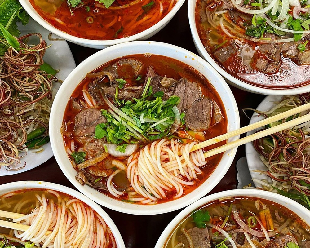 Bún bò Huế (Hue beef noodle soup)