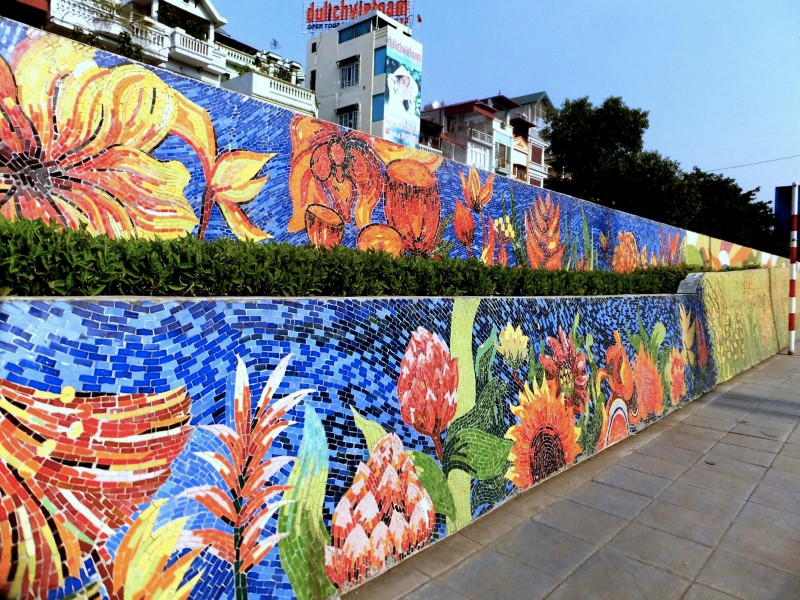 The largest ceramic mural in the world