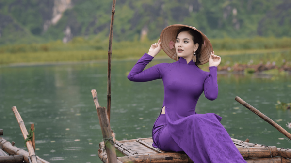 Vietnamese Woman’s Charms