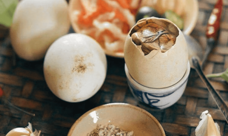 Read more about the article Top 15 Weird Foods In Vietnam Could Make You Stunned – Do You Dare To Try?