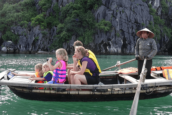 Read more about the article Top 15 Activities For Family Trip To Vietnam